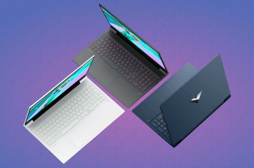 Drie beste laptops met paarse achtergrond