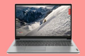 Lenovo ideapad 1 laptop met roze achtergrond